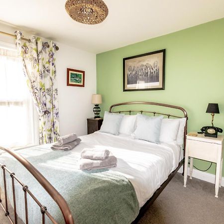 Stylish 2 Bedrooms Cosy & Bright Cottage, Pet Friendly, Sleeps 5, Titchfield Village - Summer Special Offer!! - By Blue Puffin Stays Ngoại thất bức ảnh
