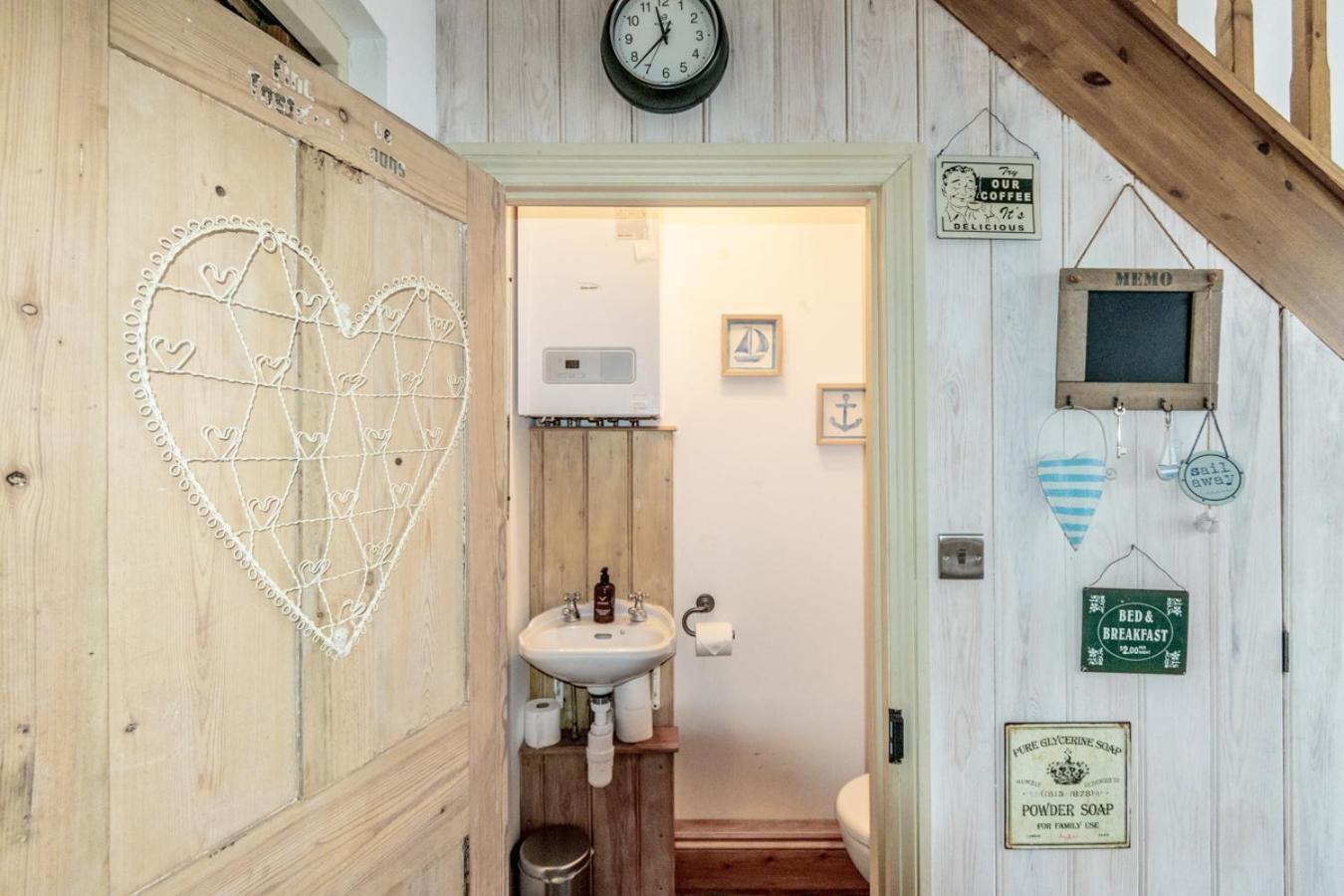 Stylish 2 Bedrooms Cosy & Bright Cottage, Pet Friendly, Sleeps 5, Titchfield Village - Summer Special Offer!! - By Blue Puffin Stays Ngoại thất bức ảnh