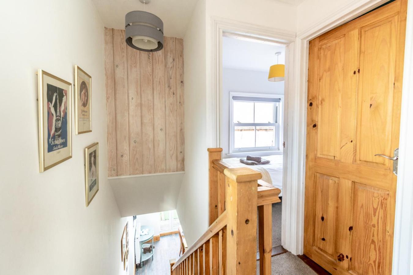 Stylish 2 Bedrooms Cosy & Bright Cottage, Pet Friendly, Sleeps 5, Titchfield Village - Summer Special Offer!! - By Blue Puffin Stays Ngoại thất bức ảnh